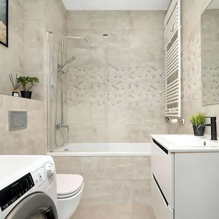 Elegant In With Parking, Garden And Bathtub By Renters Apartamento