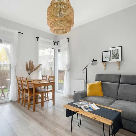 Elegant In With Parking, Garden And Bathtub By Renters Apartamento