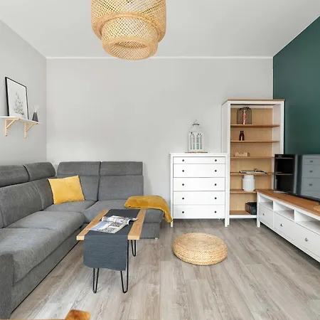 Elegant In With Parking, Garden And Bathtub By Renters Poznan