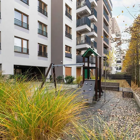 Apartamento Elegant In With Parking, Garden And Bathtub By Renters Poznań