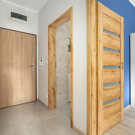 Elegant In With Parking, Garden And Bathtub By Renters شقة *