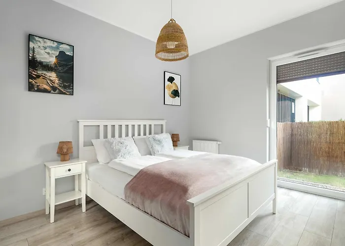 Elegant In With Parking, Garden And Bathtub By Renters Apartamento