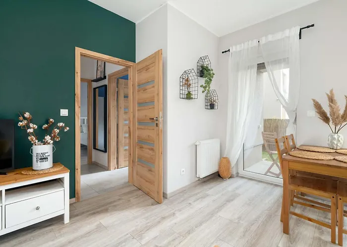 Elegant In With Parking, Garden And Bathtub By Renters *