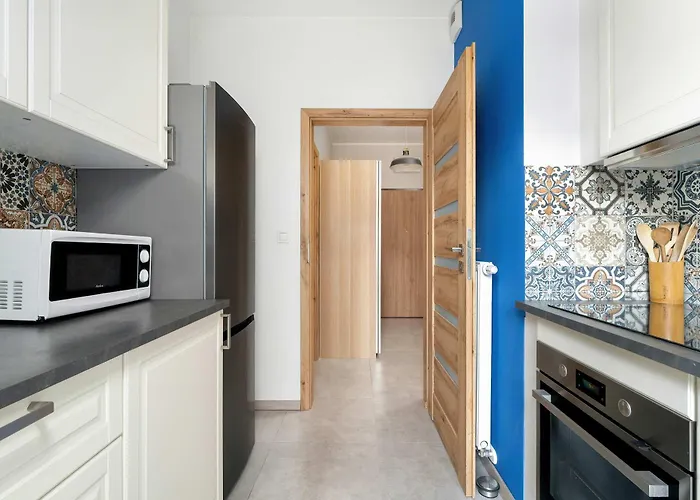 Elegant In With Parking, Garden And Bathtub By Renters Appartamento Poznań