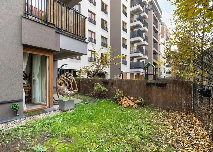 Elegant In With Parking, Garden And Bathtub By Renters